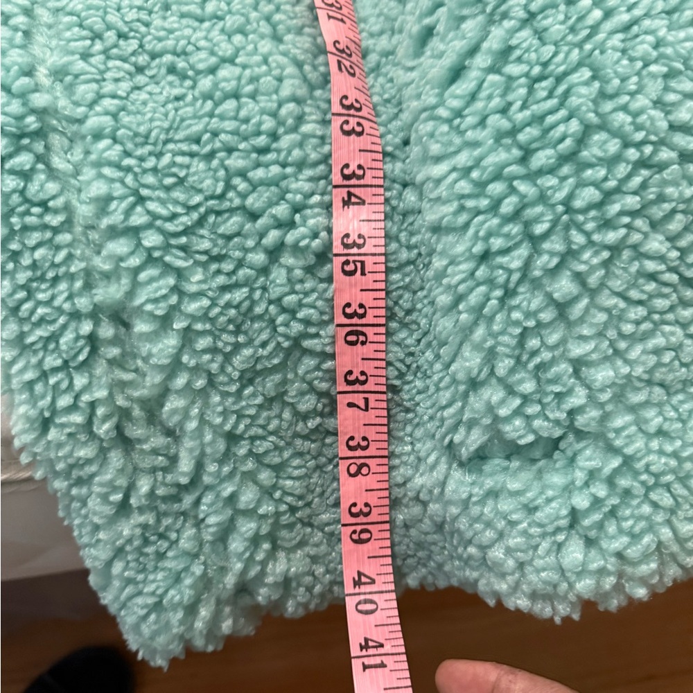 Jade Coat - Picture 13 of 14